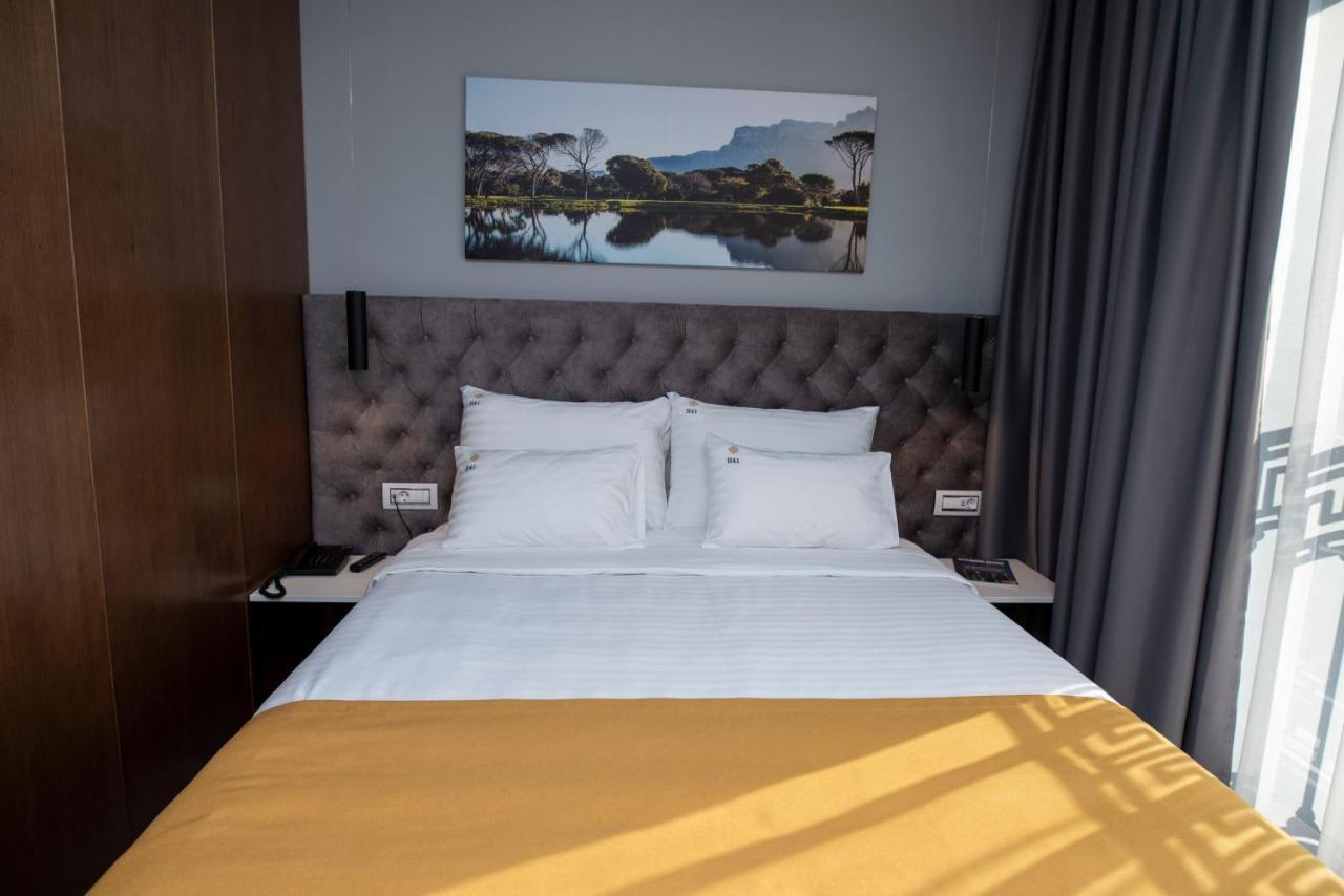 H41 Luxury Suites Belgrado Buitenkant foto