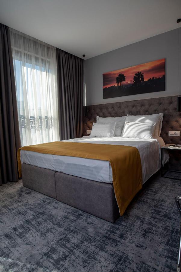 H41 Luxury Suites Belgrado Buitenkant foto