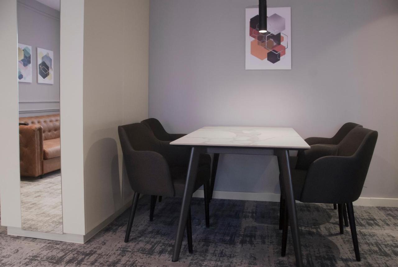 H41 Luxury Suites Belgrado Buitenkant foto