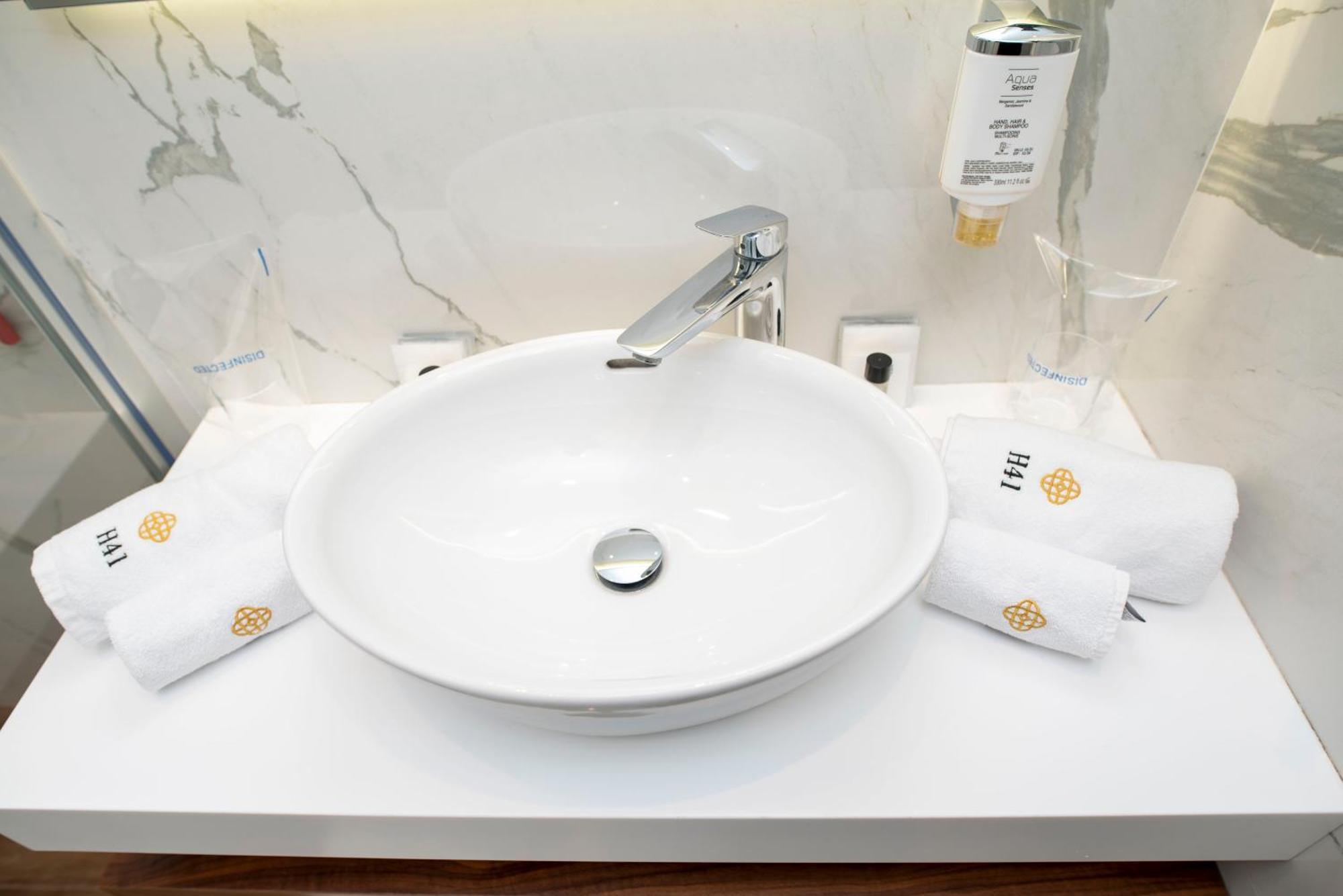 H41 Luxury Suites Belgrado Kamer foto